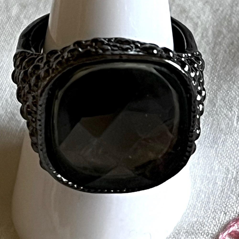 Avon ~ Ring Victorian ~ Gunmetal Ring
